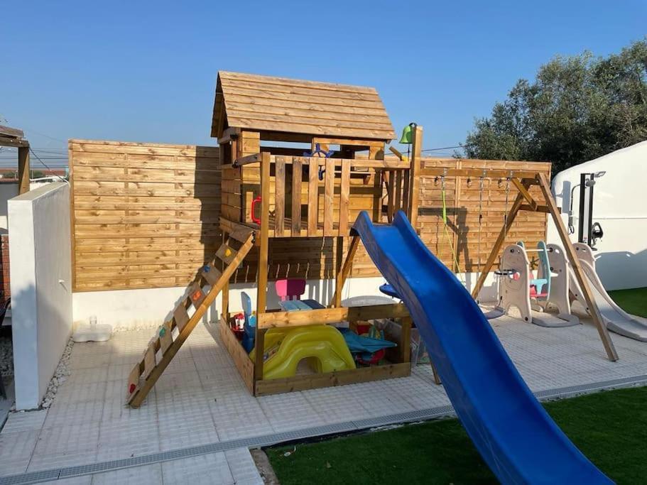 Santinho House - Com Carregador De Carros Electricos